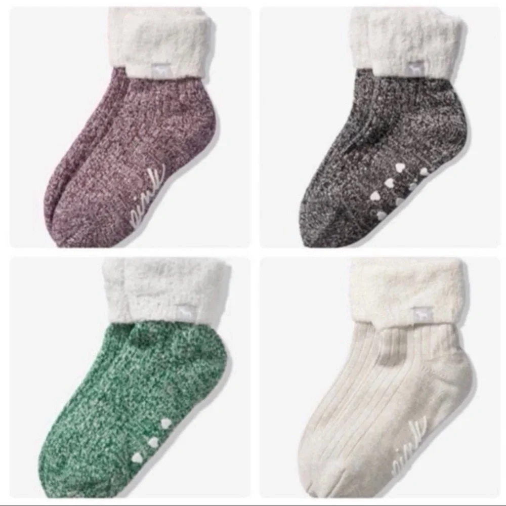 PINK VS (4) FLEECE SOCKS